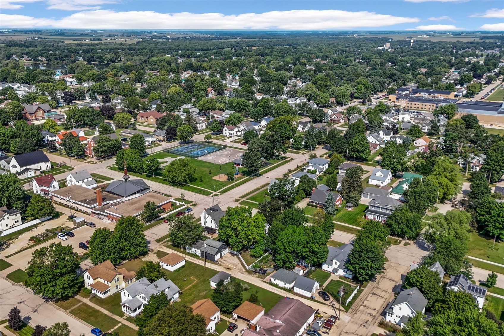 505 E Butler Street Manchester IA 52057