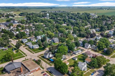 505 E Butler Street Manchester IA 52057
