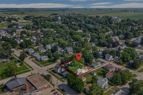 505 E Butler Street Manchester IA 52057