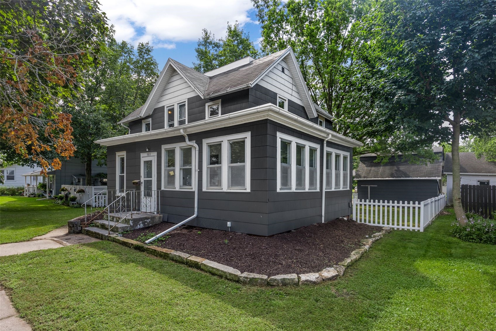 505 E Butler Street Manchester IA 52057