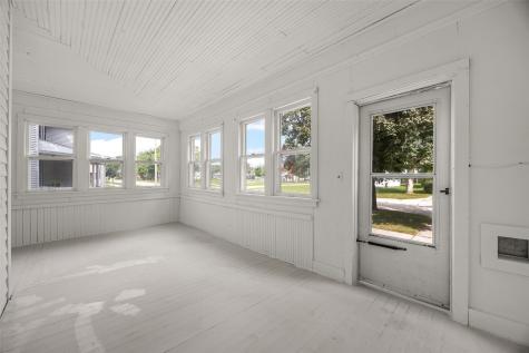 505 E Butler Street Manchester IA 52057