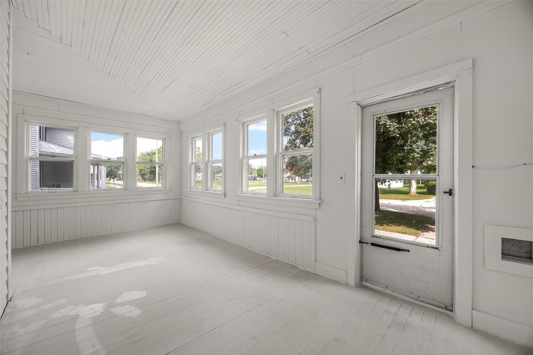 505 E Butler Street Manchester IA 52057