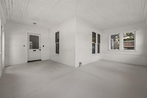 505 E Butler Street Manchester IA 52057