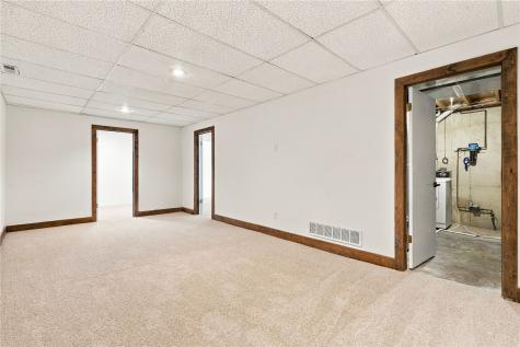 87 4th Avenue Atkins IA 52206