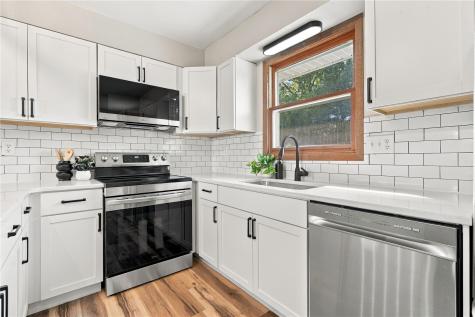 87 4th Avenue Atkins IA 52206