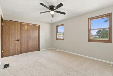 87 4th Avenue Atkins IA 52206