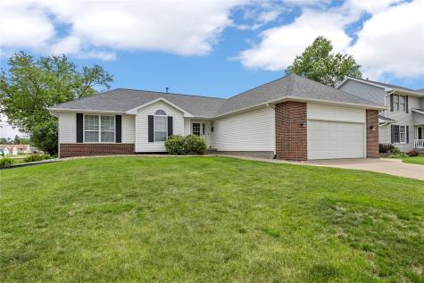 1405 Lyndhurst Drive Hiawatha IA 52233
