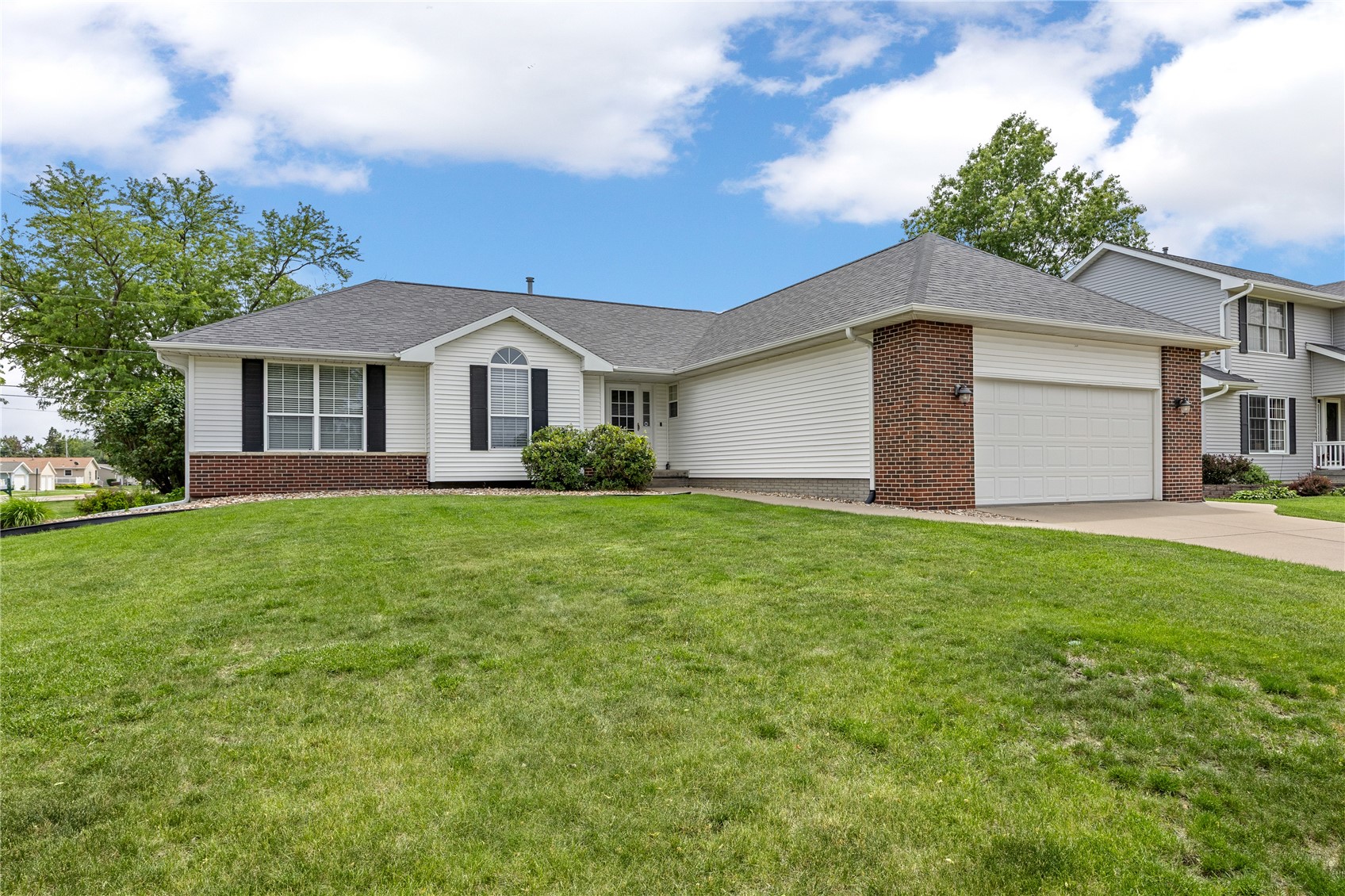 1405 Lyndhurst Drive Hiawatha IA 52233