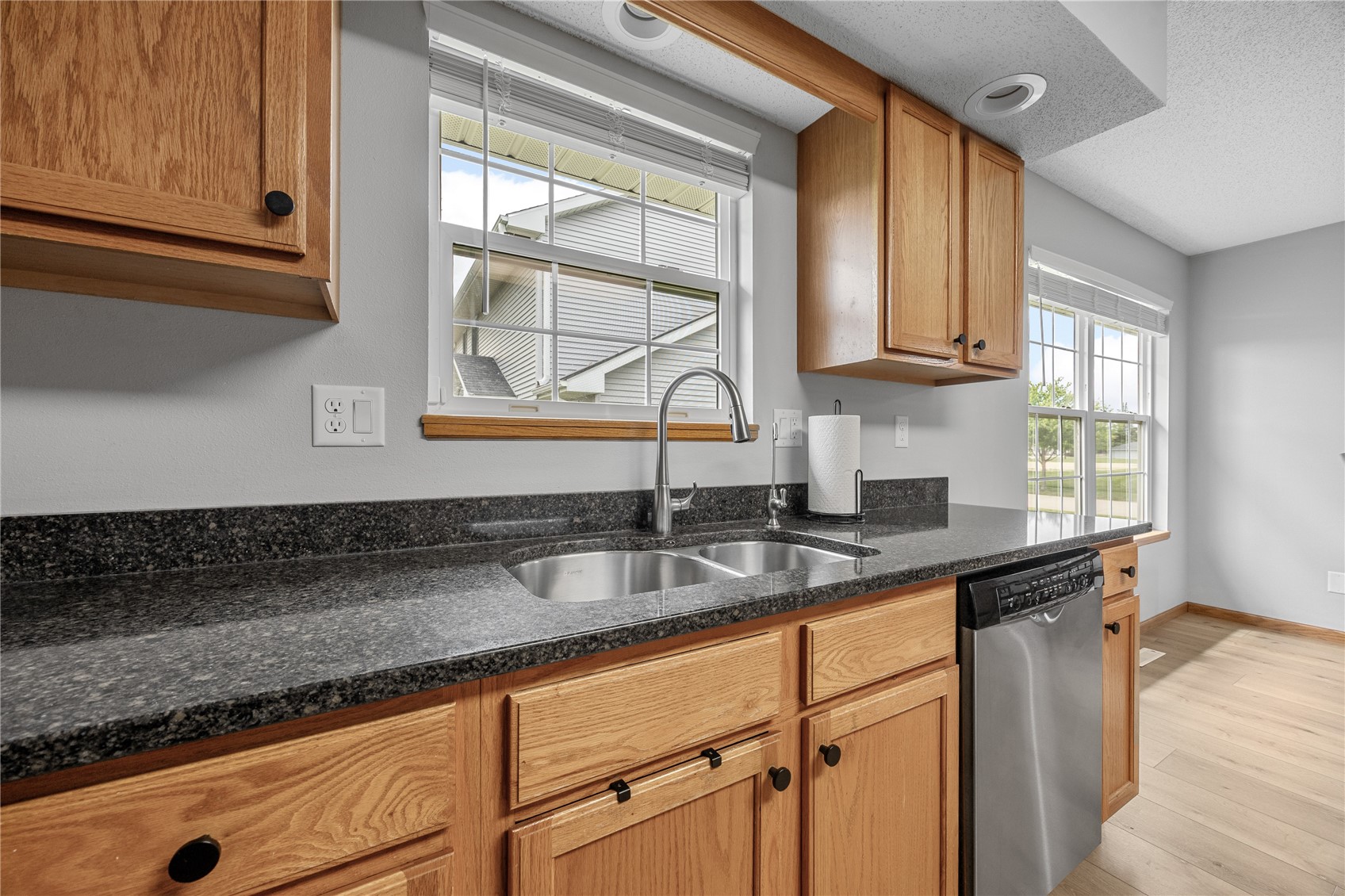 1405 Lyndhurst Drive Hiawatha IA 52233