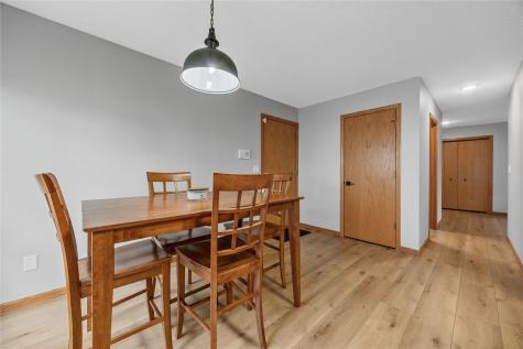 1405 Lyndhurst Drive Hiawatha IA 52233