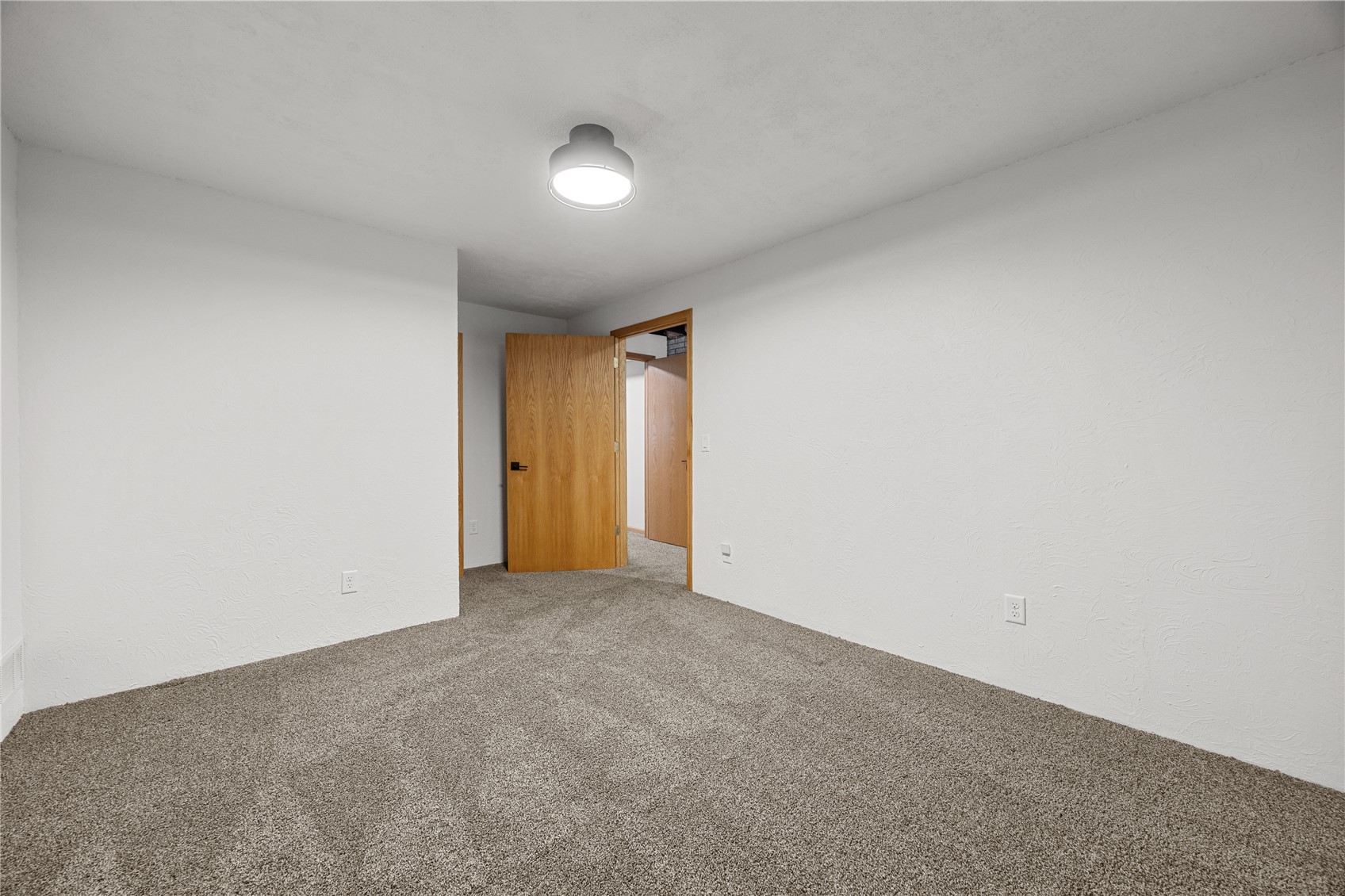 1405 Lyndhurst Drive Hiawatha IA 52233