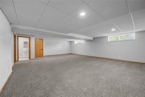 1405 Lyndhurst Drive Hiawatha IA 52233