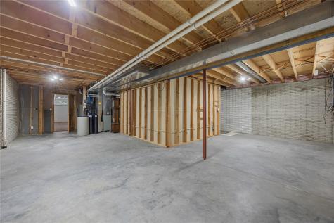 1405 Lyndhurst Drive Hiawatha IA 52233
