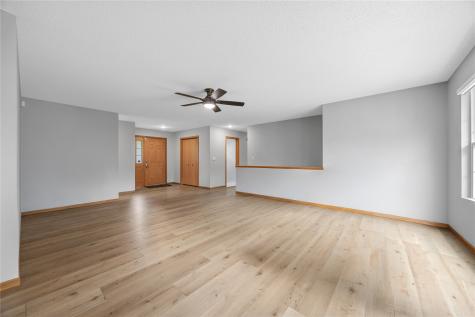 1405 Lyndhurst Drive Hiawatha IA 52233