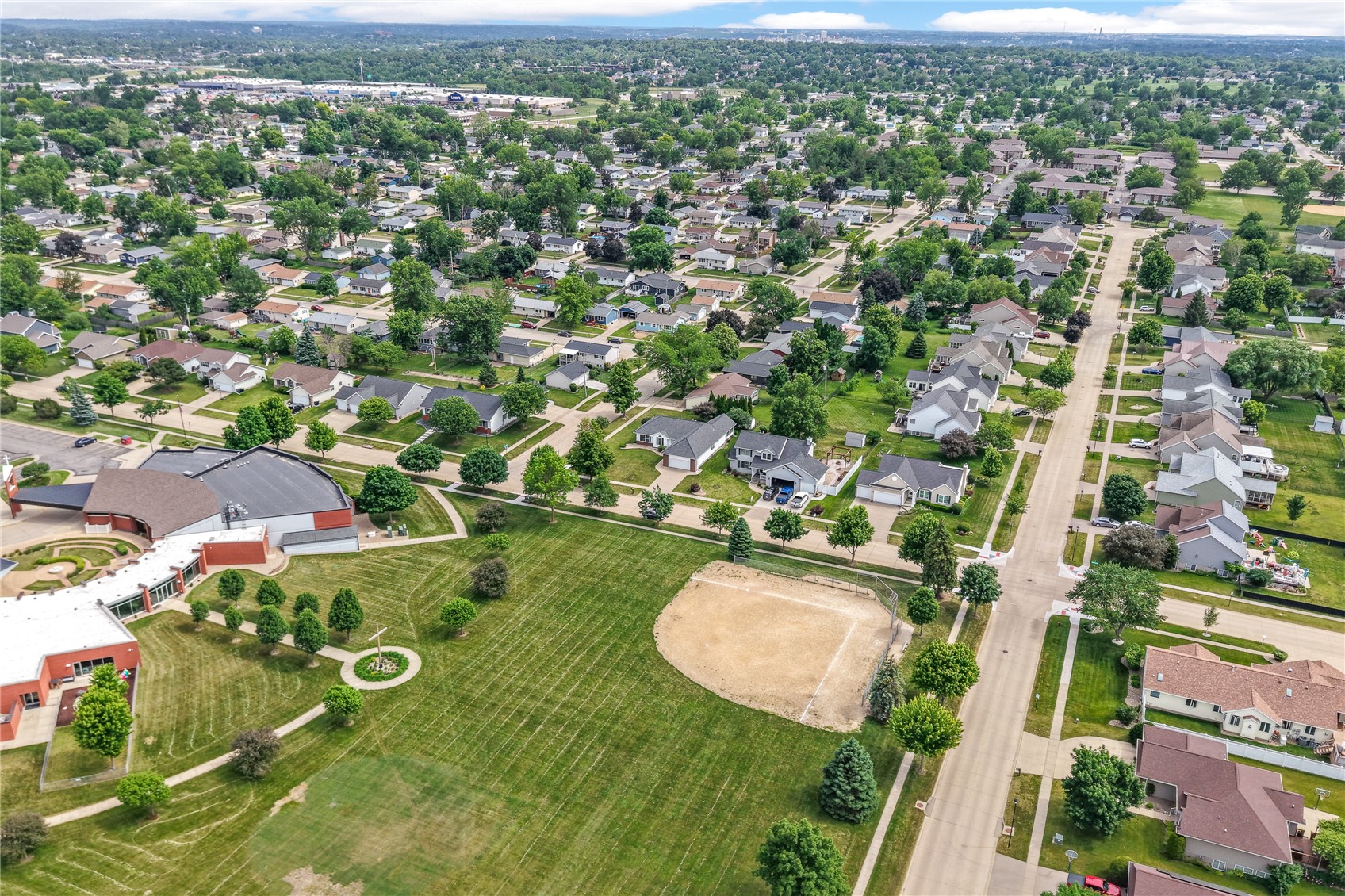 1405 Lyndhurst Drive Hiawatha IA 52233