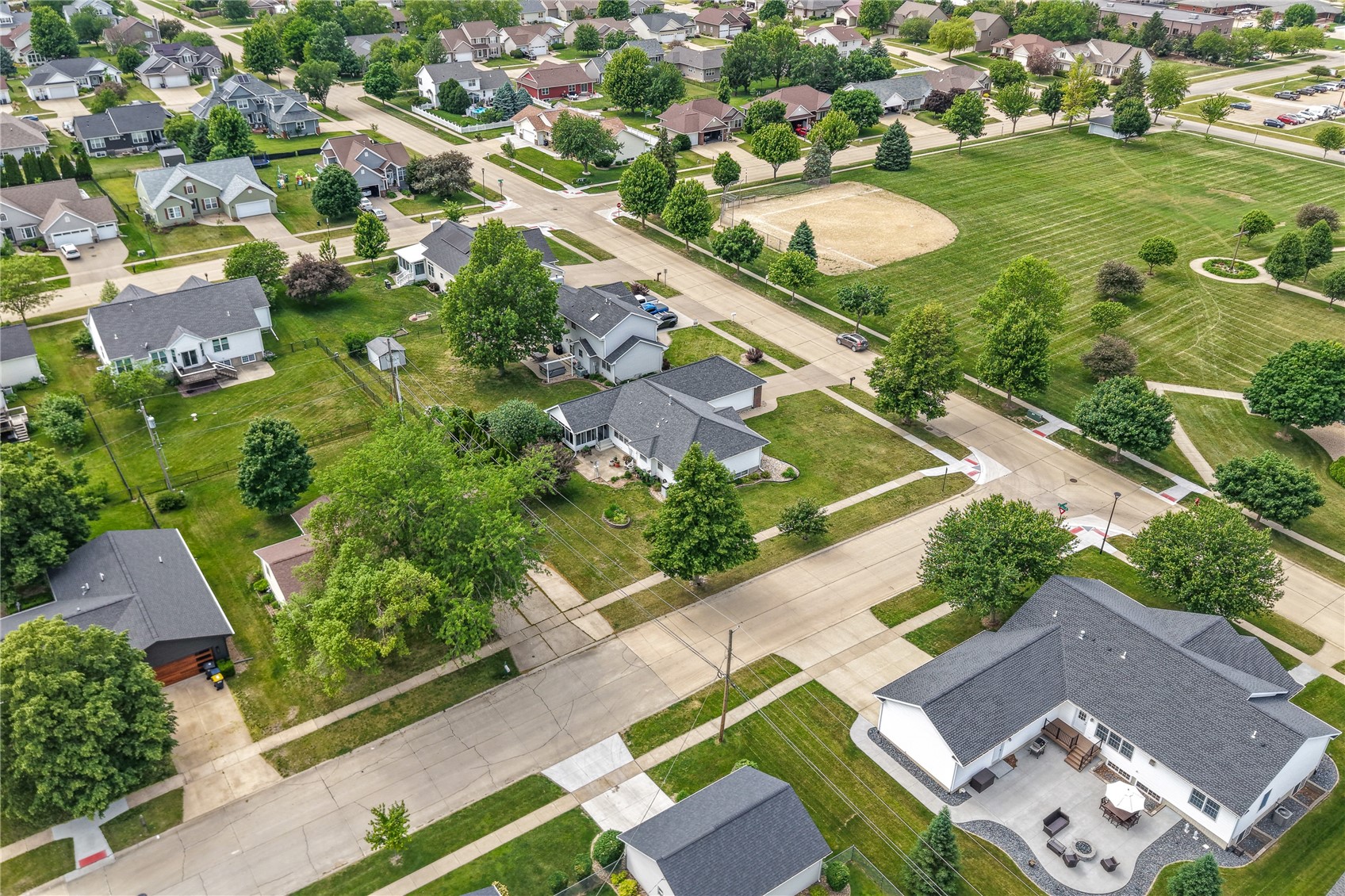 1405 Lyndhurst Drive Hiawatha IA 52233