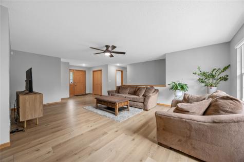 1405 Lyndhurst Drive Hiawatha IA 52233