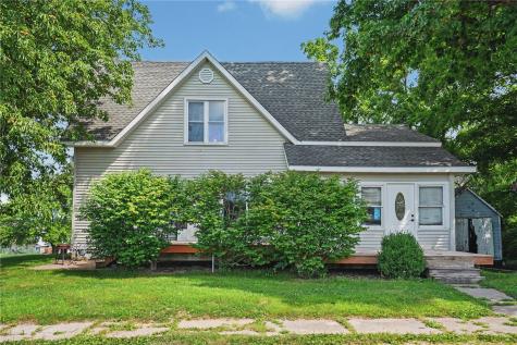 106 3rd Avenue E Coggon IA 52218