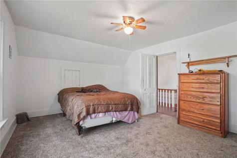 106 3rd Avenue E Coggon IA 52218