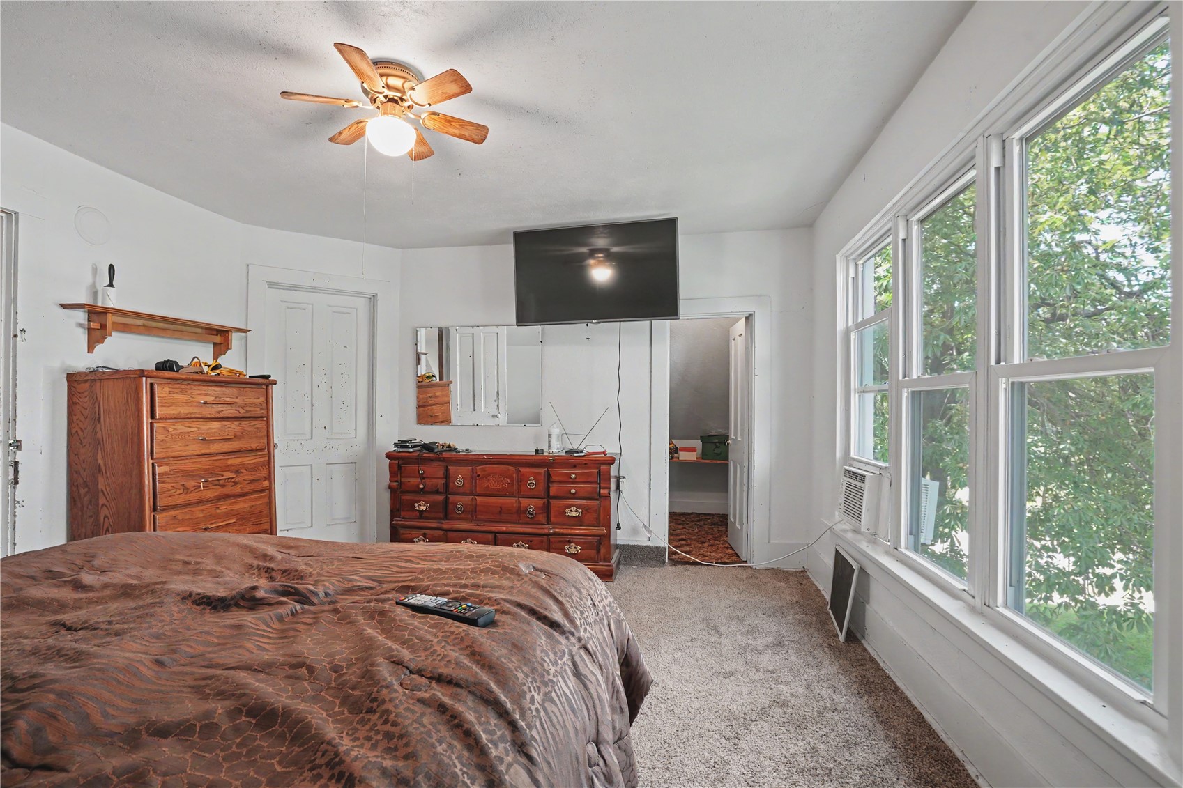 106 3rd Avenue E Coggon IA 52218