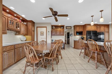 7249 Benton Linn Road Cedar Rapids IA 52404