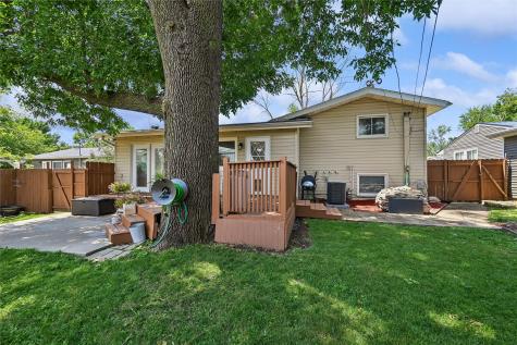 4500 Ozark Street NE Cedar Rapids IA 52402
