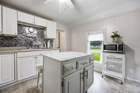 620 N Marion Avenue Washington IA 52353