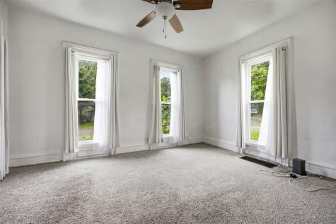 620 N Marion Avenue Washington IA 52353
