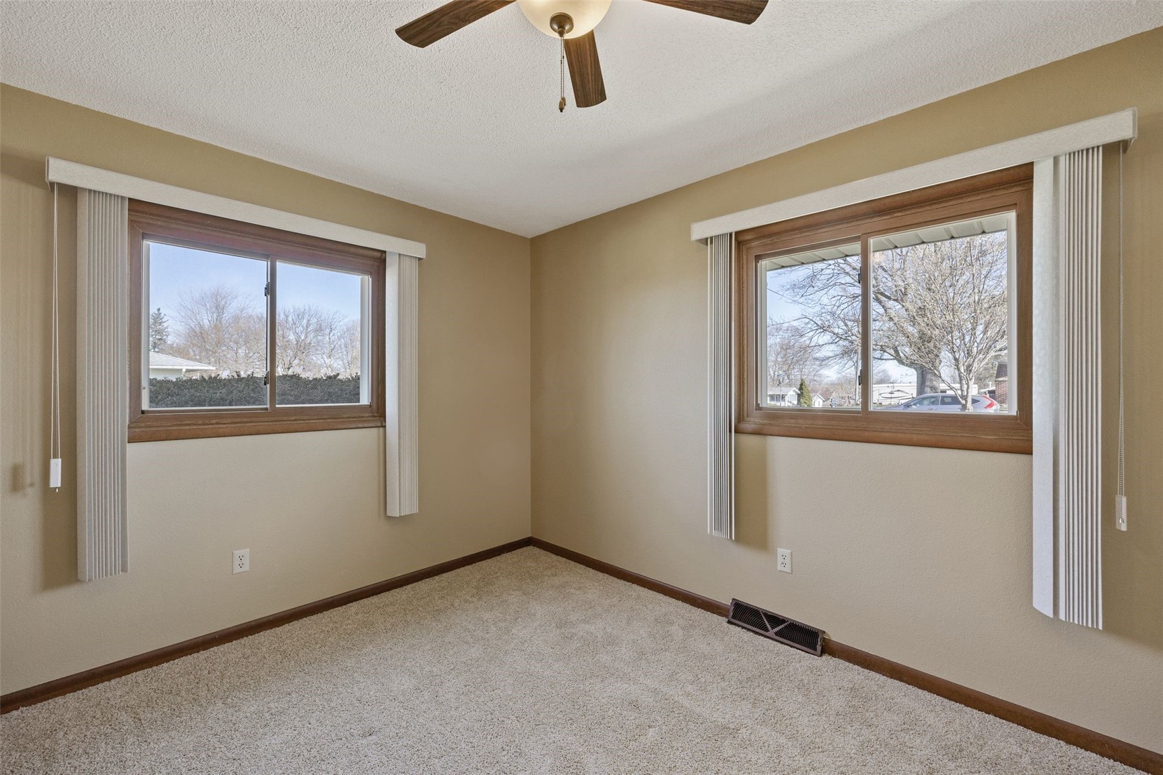 409 W 1st Street Mechanicsville IA 52306