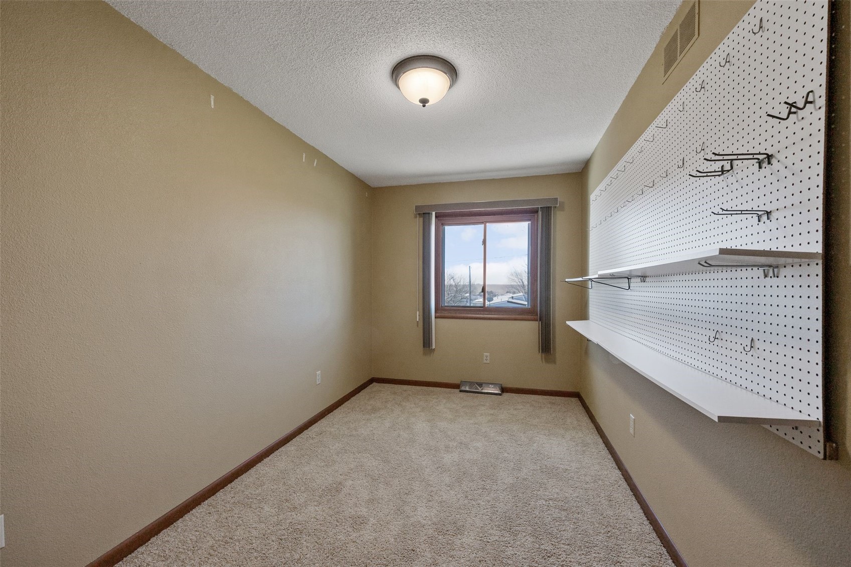409 W 1st Street Mechanicsville IA 52306