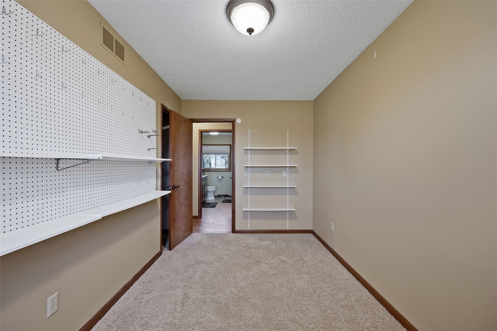 409 W 1st Street Mechanicsville IA 52306