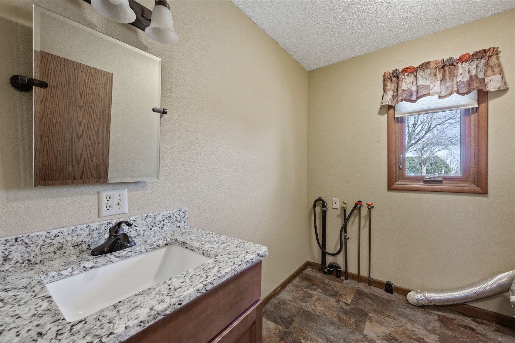 409 W 1st Street Mechanicsville IA 52306