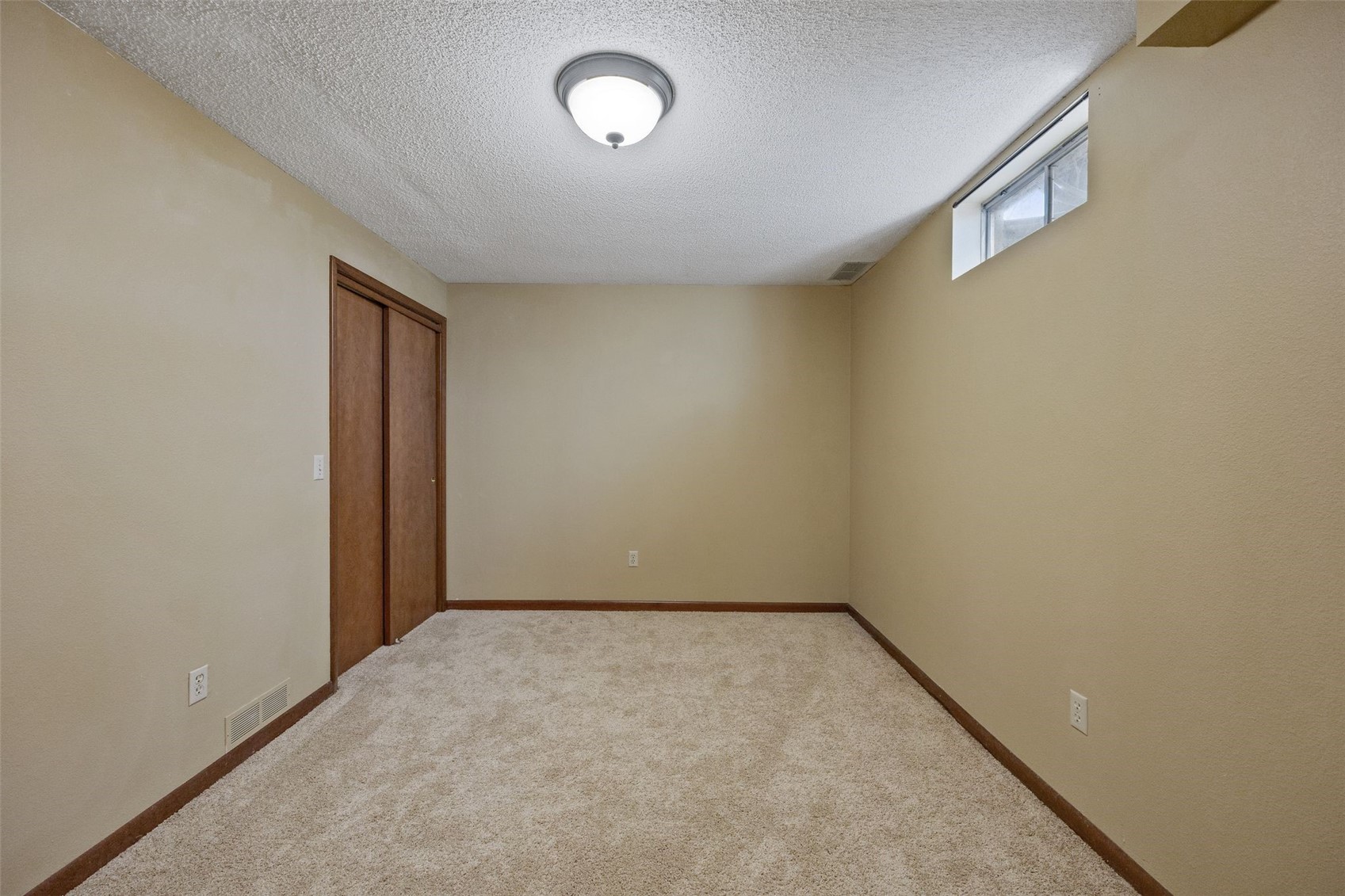 409 W 1st Street Mechanicsville IA 52306