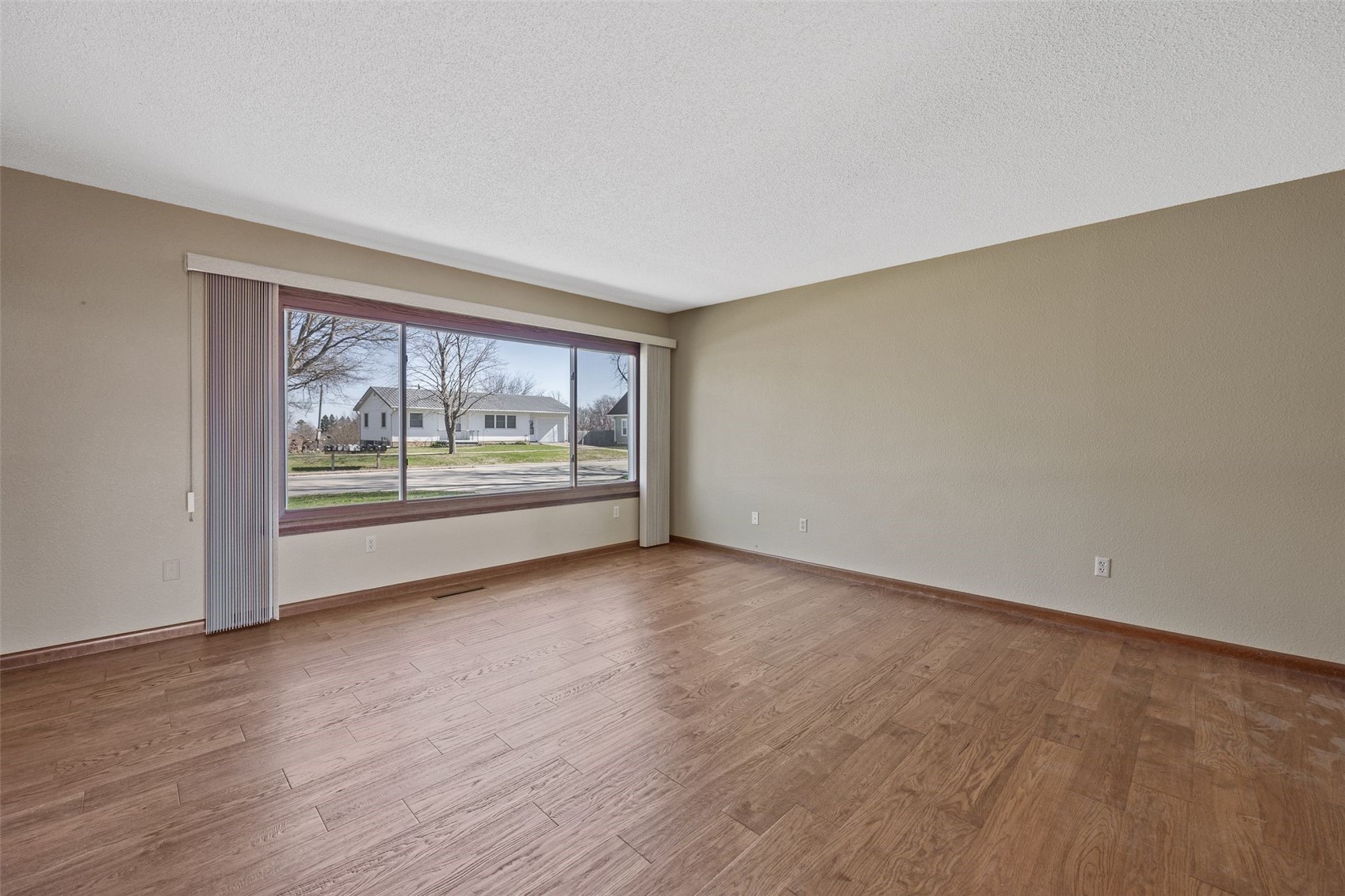 409 W 1st Street Mechanicsville IA 52306