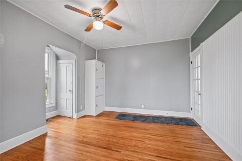704 15th Street Belle Plaine IA 52208