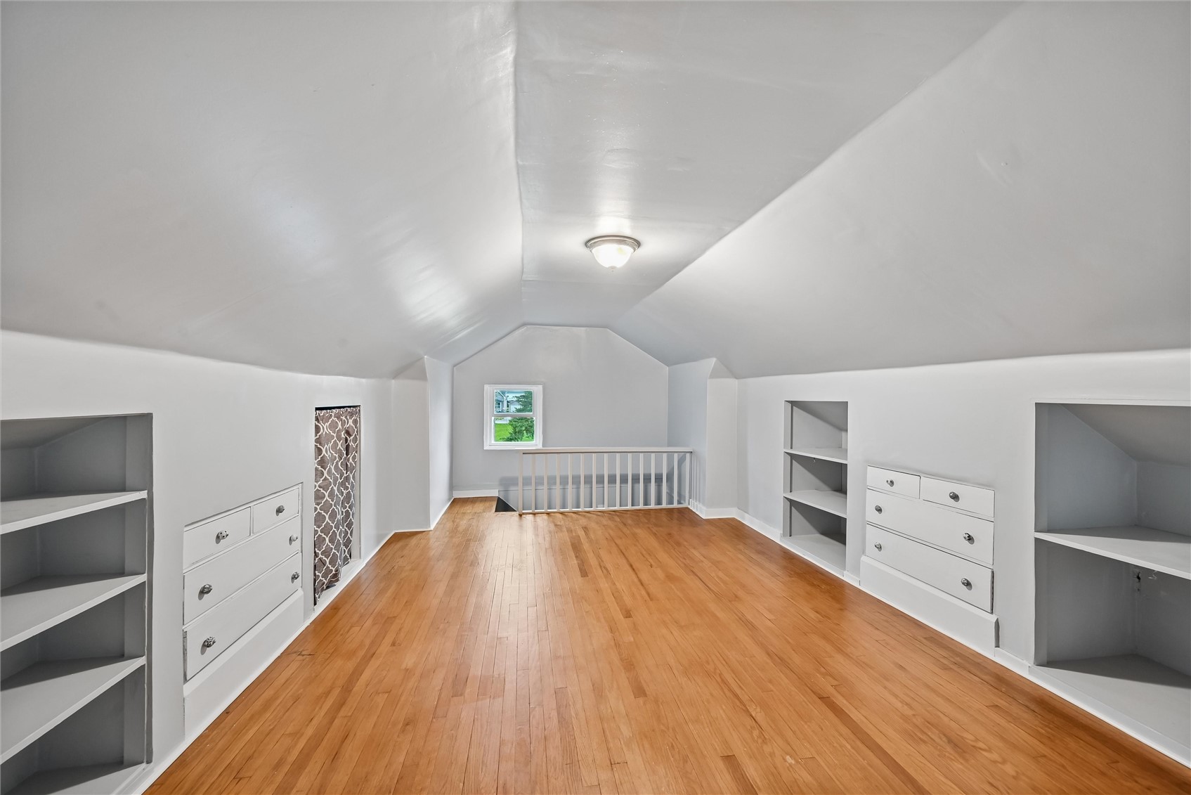 704 15th Street Belle Plaine IA 52208