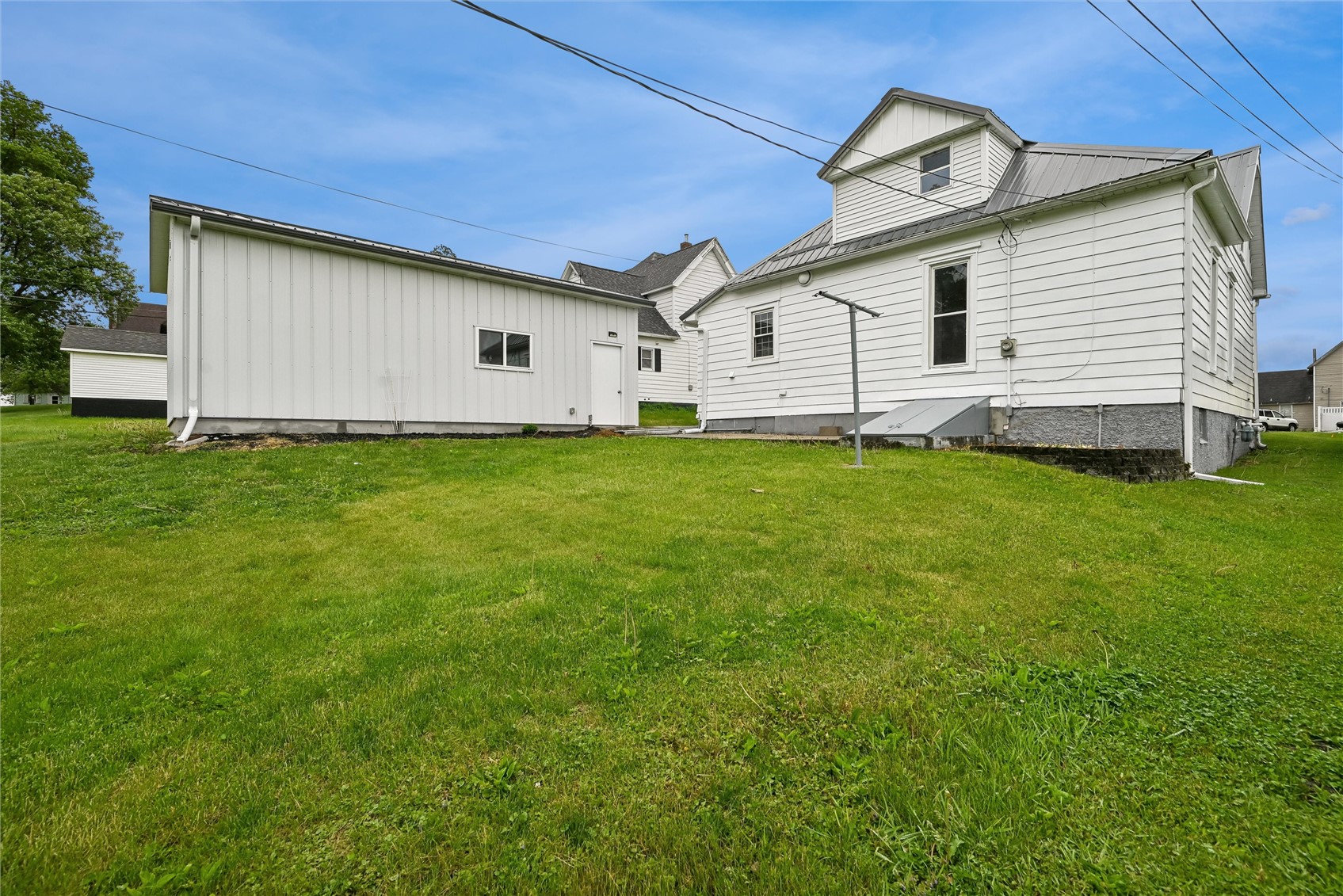 704 15th Street Belle Plaine IA 52208