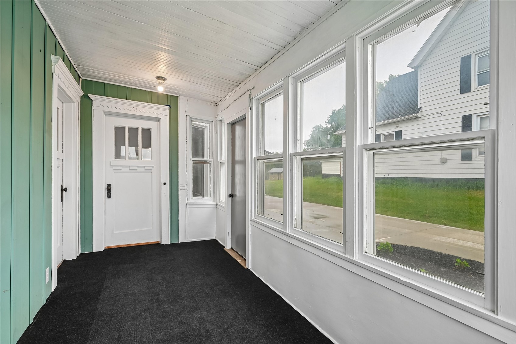 704 15th Street Belle Plaine IA 52208