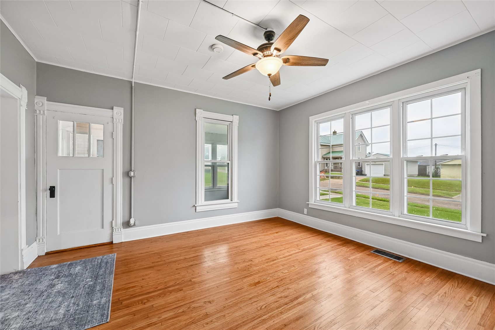 704 15th Street Belle Plaine IA 52208