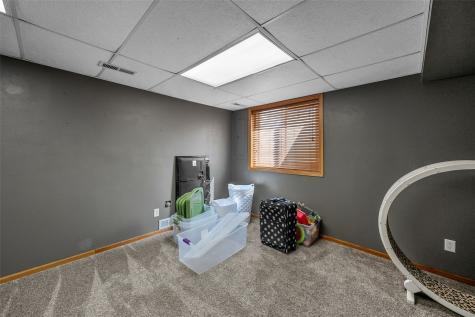 3340 London Way Marion IA 52302