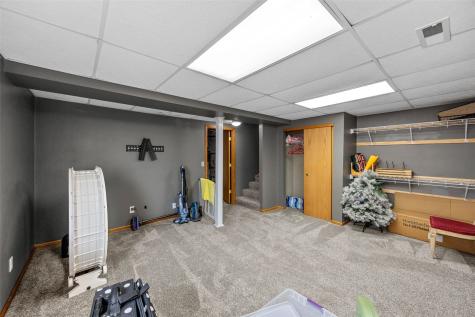 3340 London Way Marion IA 52302