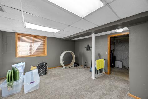 3340 London Way Marion IA 52302