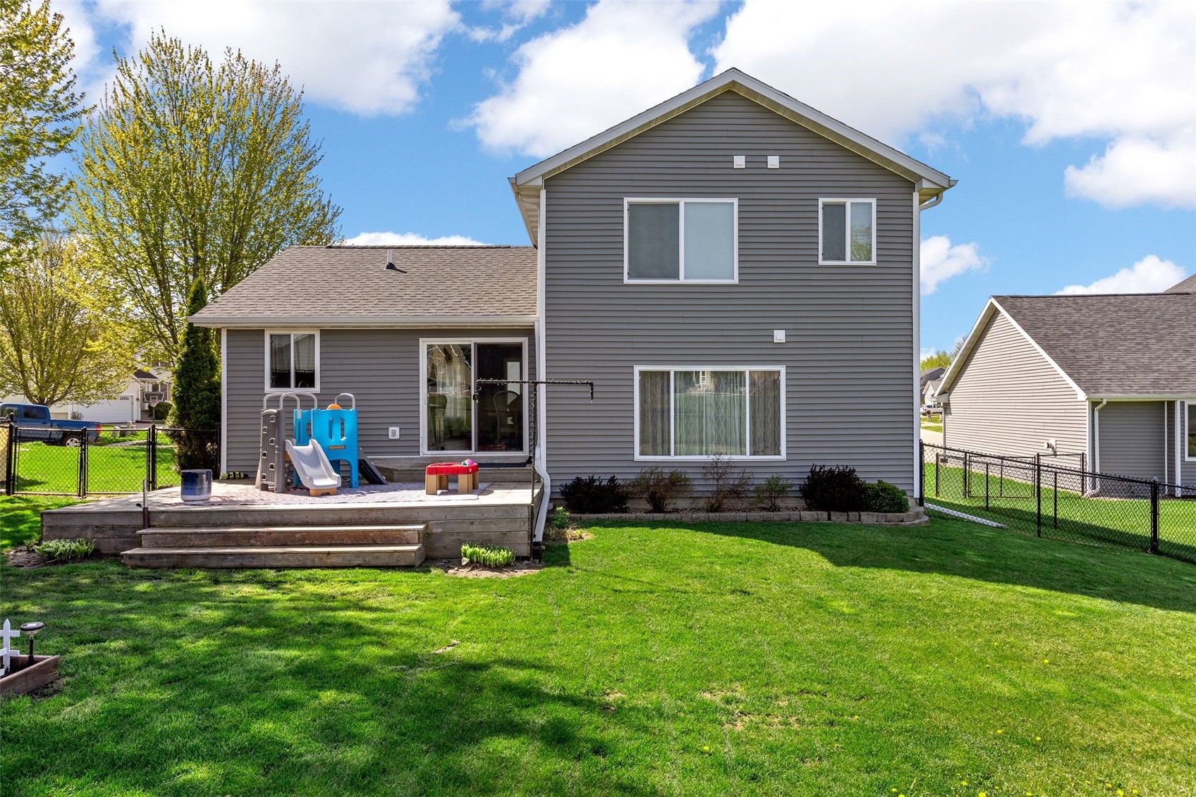 3340 London Way Marion IA 52302