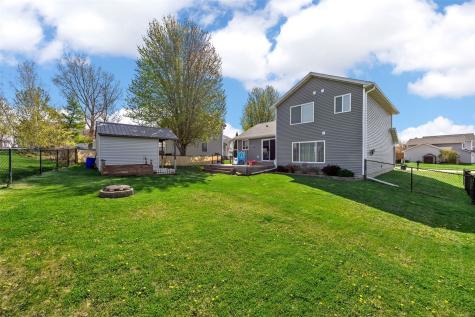 3340 London Way Marion IA 52302
