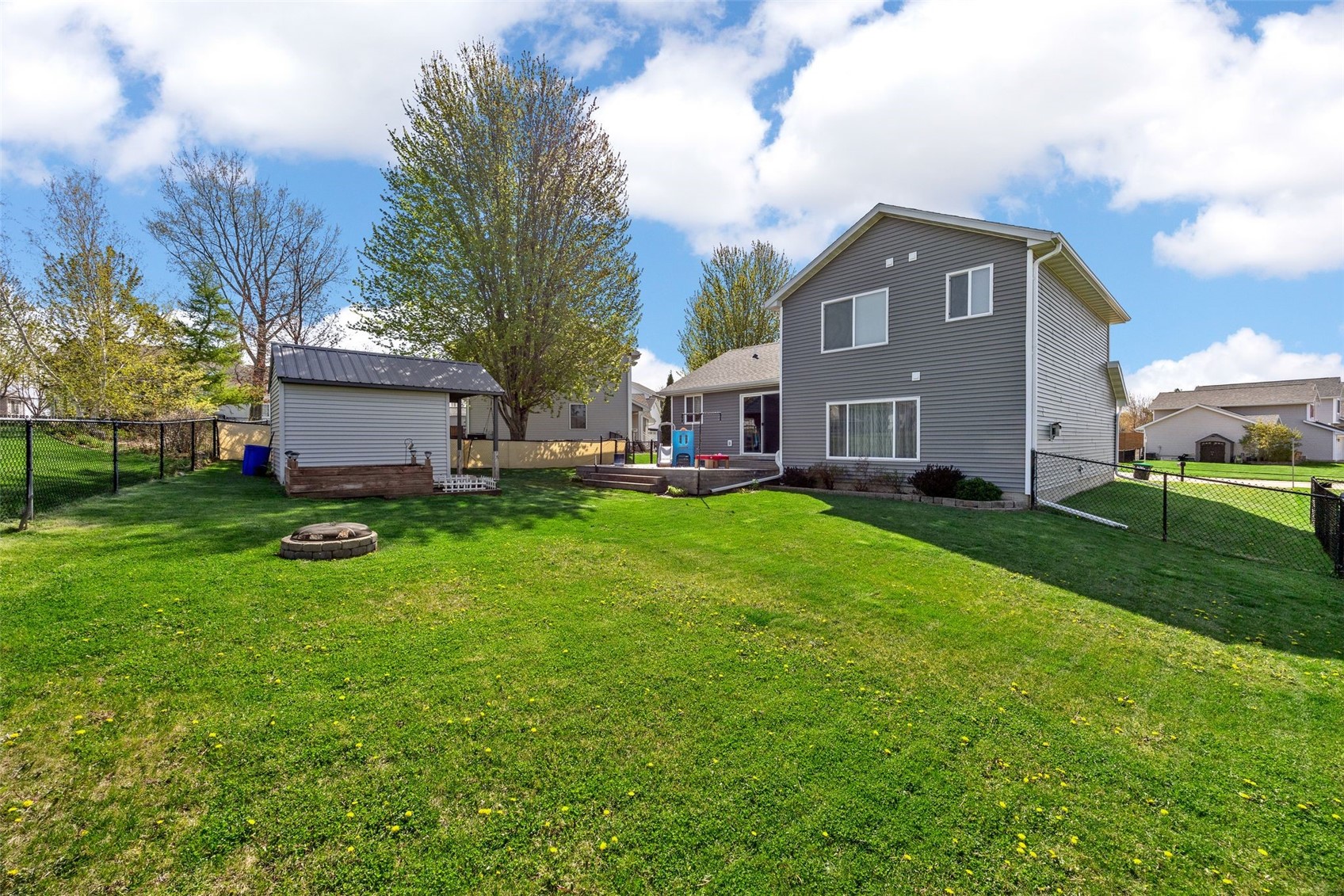 3340 London Way Marion IA 52302