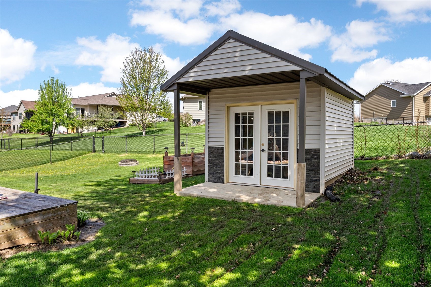 3340 London Way Marion IA 52302