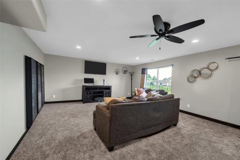 2923 James Parkway SW Cedar Rapids IA 50404