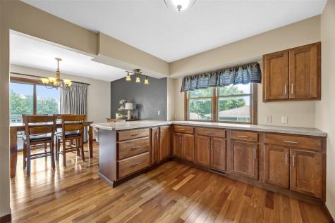 213 Maple Street Olin IA 52320