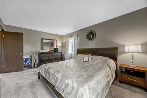213 Maple Street Olin IA 52320