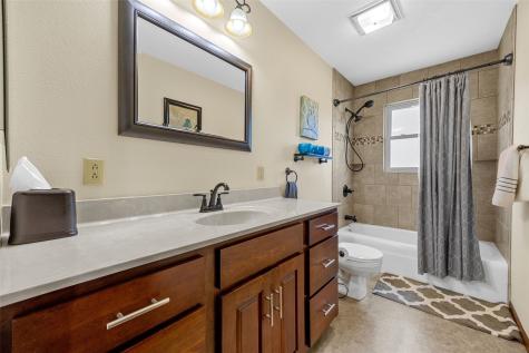 213 Maple Street Olin IA 52320